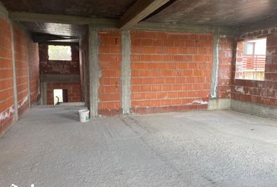 Casă cu 4 camere cu Teren 1800 Mp în Orașul Nou - 3