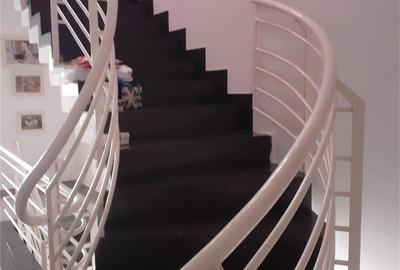 Casă cu 6 camere cu Teren 430 Mp în Central - 3