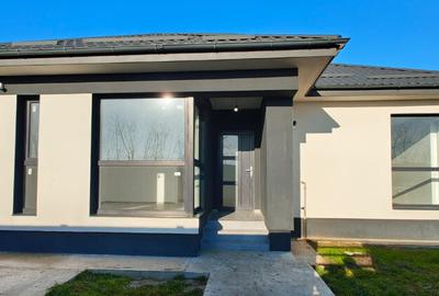 Casa individuala - 3 camere - 2 bai - 375 mp teren - 4