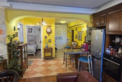 Apartament cu 3 camere decomandat, mobilat în City Park Mall - 12