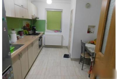 Apartament cu 3 camere decomandat, mobilat în Florilor - 1