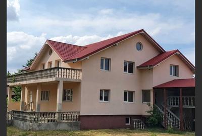 Casă de vânzare, 4 Camere, 470 mp, Horia Casă de vânzare, 4 Camere, 470 mp, Horia - 6