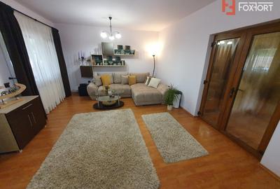 Oportunitate de investitie: 2 case total 8 camere si SAD - Freidorf - 9