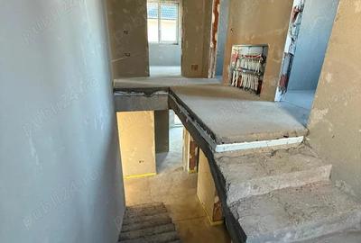 PROPRIETAR vand case individuale la rosu in Oradea! - 2