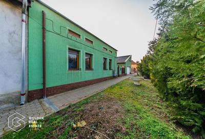 Vila spatioasa cu cinci dormitoare și teren generos de 1440 m in Aradul Nou Vila spatioasa cu cinci dormitoare și teren generos de 1440 m in Aradul Nou - 36