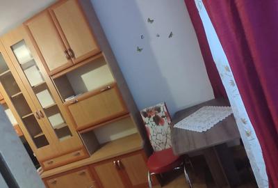 Inchiriez garsoniera - 8