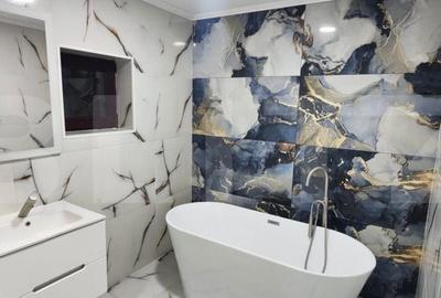 Casă cu 4 camere cu Teren 400 Mp în Central - 2