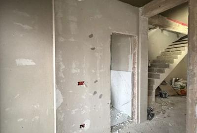 Casă cu 4 camere cu Teren 313 Mp în Central - 13