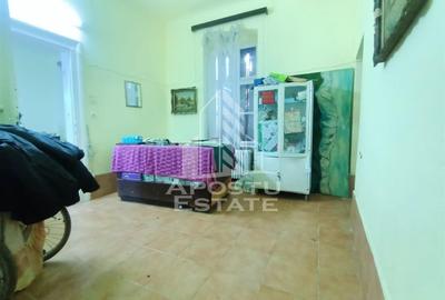 Apartament cu 4 camere, la parter, cu 2 fronturi stradale. - 1