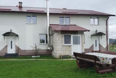 Casă cu 7 camere cu Teren 1750 Mp în Poiana Stampei - 2