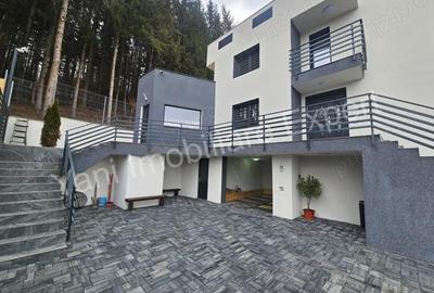 Casă cu 6 camere cu Teren 982 Mp în Central - 12