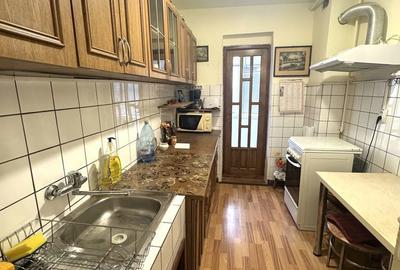 Apartament cu 3 camere decomandat în Cetății - 3