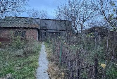 Casă cu 3 camere cu Teren 700 Mp în Central