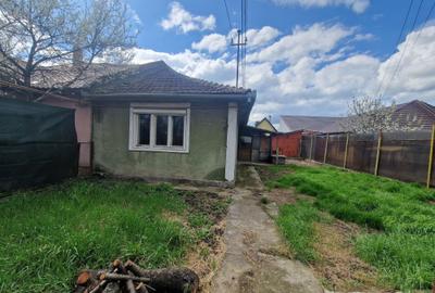 In frumoasa zona RONAT-la vanzare teren cu casa pentru renovare sau demolare - 3