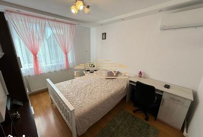 Apartament cu 3 camere semidecomandat în Central - 1