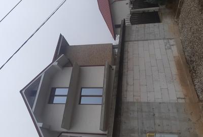 Casă cu 4 camere în Central - 2