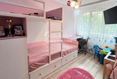 | Apartament cu 3 camere | Micro 16 | Etaj 3 | | Apartament cu 3 camere | Micro 16 | Etaj 3 | - 3