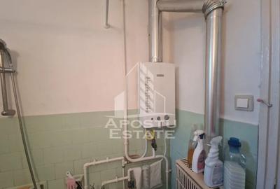 Casă cu 4 camere cu Teren 693 Mp în Central - 2