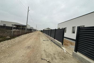 Casă cu 5 camere în Adunații-Copăceni