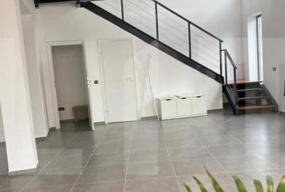 Spațiu comercial, de 230 mp, în Central - 12