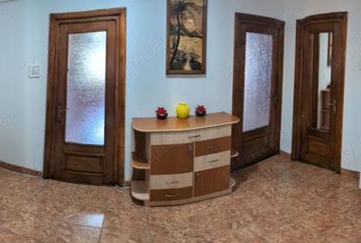 Apartament cu 3 camere decomandat în 1 Mai - 1