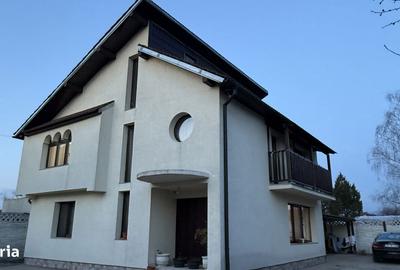 Casă cu 5 camere cu Teren 433 Mp în Central - 8