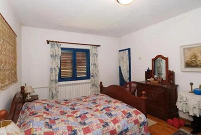 Vanzaere casa superba si 4000 mp teren la munte in Cheia Prahova cu parau care trece prin gradina - 19