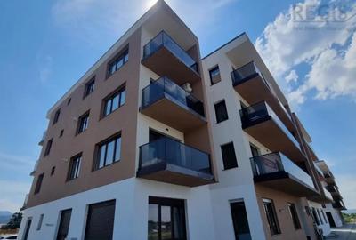 Apartament cu 2 camere decomandat în 13 Decembrie - 10