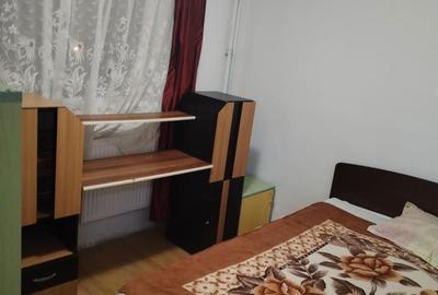Apartament cu 3 camere decomandat în Gura Văii - 2
