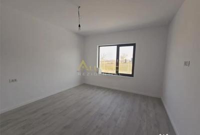 Casă cu 3 camere cu Teren 371 Mp în Berceni - 1
