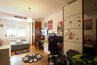 Apartament spatios cu 4 camere, 3 bai | 250mpc | 2 garaje - 15