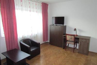 Apartament doua camere, decomandat, central , str. Noica - 2