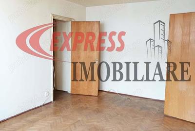 Apartament cu 3 camere semidecomandat în Titan