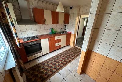 Apartament 3 camere, decomandat, an constructie 1976, etaj 4 din 4 - 8