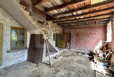 Casă cu 5 camere cu Teren 727 Mp în Central - 1