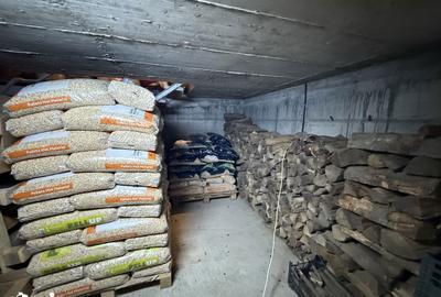 Casă cu 4 camere cu Teren 8800 Mp în Girov - 2