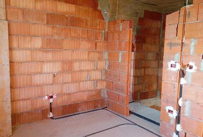 Casă cu Teren 250 Mp în Chișoda - 10