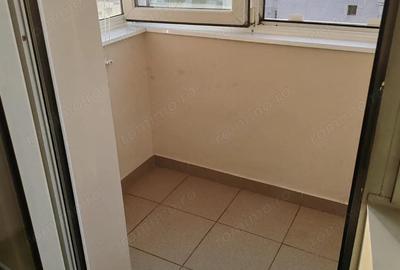 Apartament cu 4 camere decomandat în Micro 20 - 19