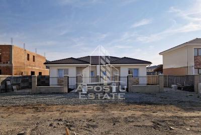Jumatate de duplex pe parter cu 3 camere si 2 bai, Sag