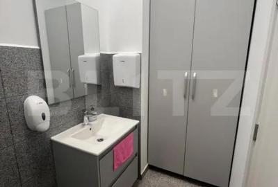 Spațiu comercial, de 65 mp, în Central - 7