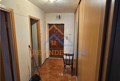 Garsoniera de vanzare, zona Mall Vitan - 3