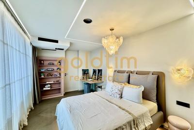 SUPERB/ PENTHOUSE MOBILAT SI UTILAT/ 3 PARCARI/ TERASA 70 mp - 35