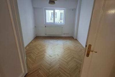 Apartament cu 3 camere în Universitate - 2