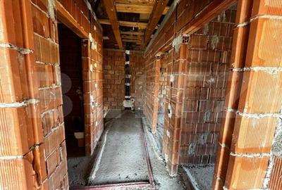 Casa semifinisata, 6 camere la 5 Km de Beclean - 8