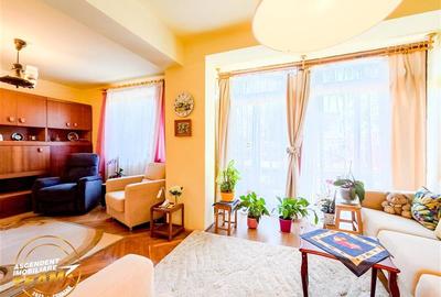 Casă cu 3 camere cu Canalizare în Central - 2