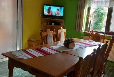 Casă cu 6 camere cu Teren 530 Mp în Măneciu - 2