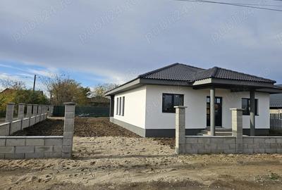 Casa de vanzare in lazuri - 1