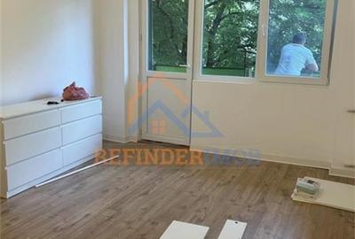 Apartament cu 3 camere decomandat, mobilat în Alexandriei