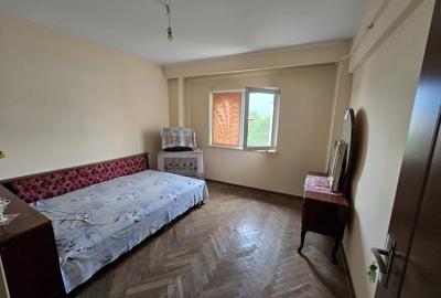 Apartament cu 2 camere decomandat în Găvana 3