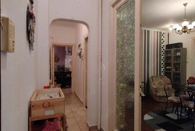 Apartament cu 3 camere decomandat în P-ța Victoriei - 2